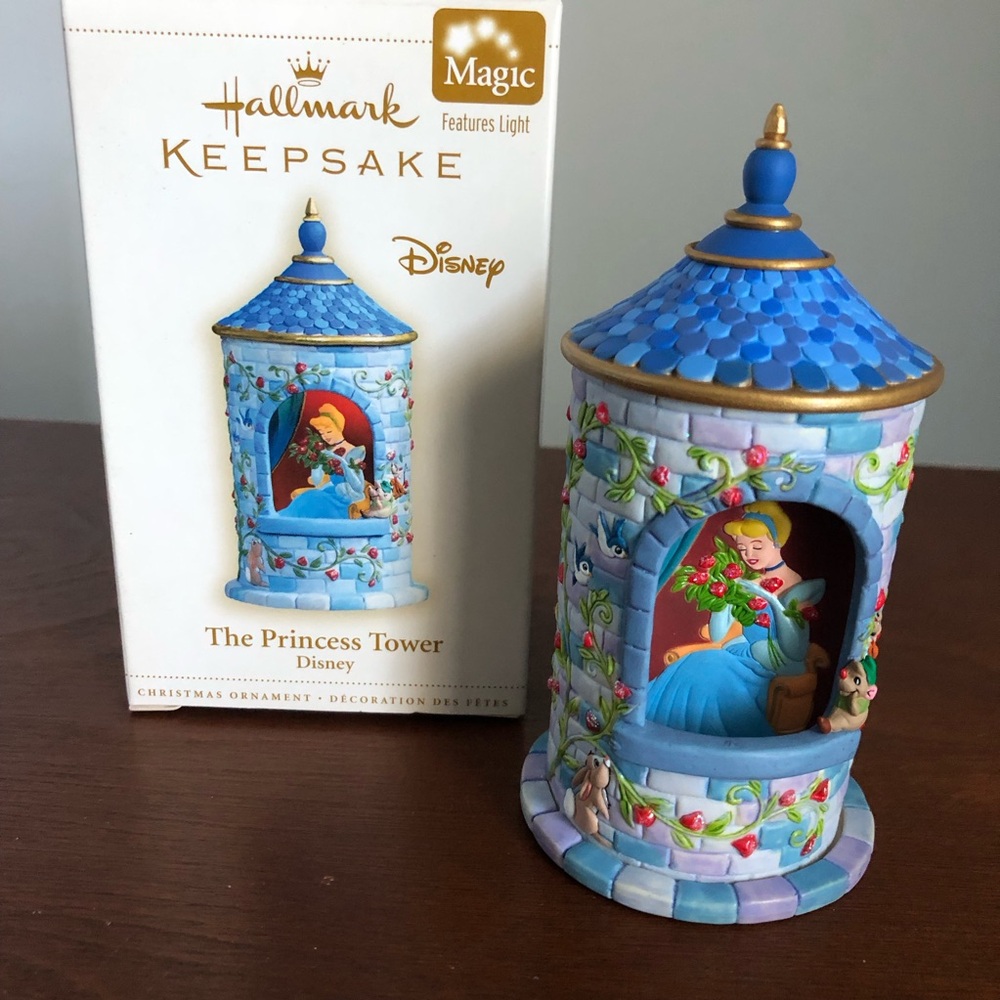Vintage Hallmark Disney Princess Tower Ornament - Picture 2 of 10